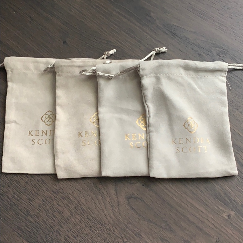 4 Kendra Scott jewelry bags